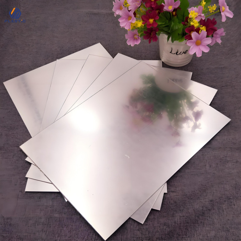 Silver Mirror Acrylic Sheet 1.2g/Cm3 Density Lightweight Mirror Panels Virgin MMA
