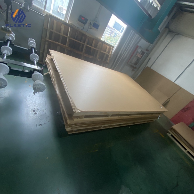 Professional production of cast acrylic sheet using 100% Virgin material A grade