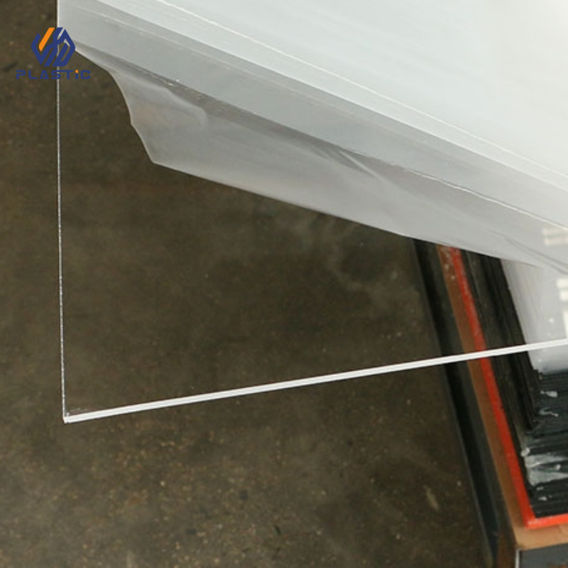 Transparent cast acrylic sheets for the advertising industry, made from 100% virgin materials.