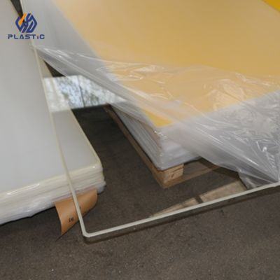 Transparent cast acrylic sheets for the advertising industry, made from 100% virgin materials.